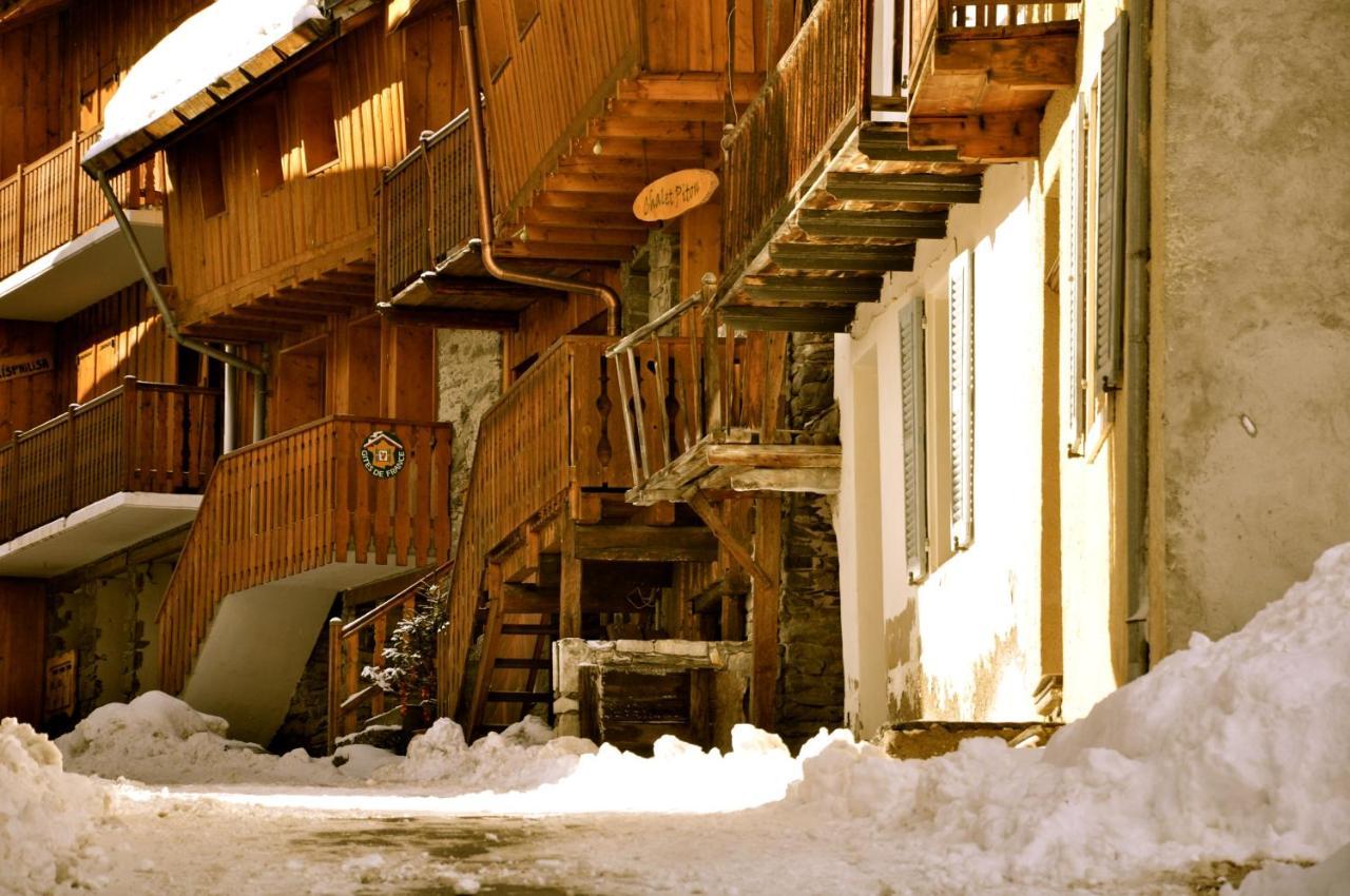 Two Bedroom Apartment La Voute, Chandon Near Meribel - Sleeps 4 Adults Or 2 Adults And 3 Children Les Allues Esterno foto